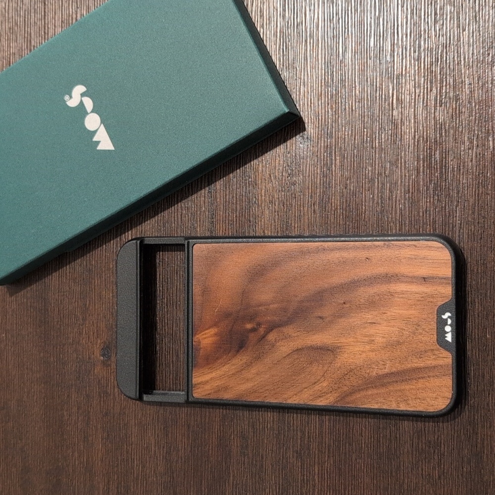 Mous MagSafe Compatible Walnut Phone Case - Pixel 8